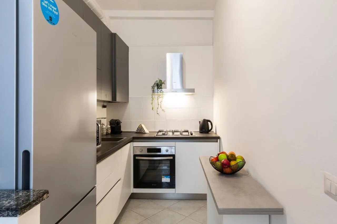 Apartament Just Home Sant'Agostino Mediolan